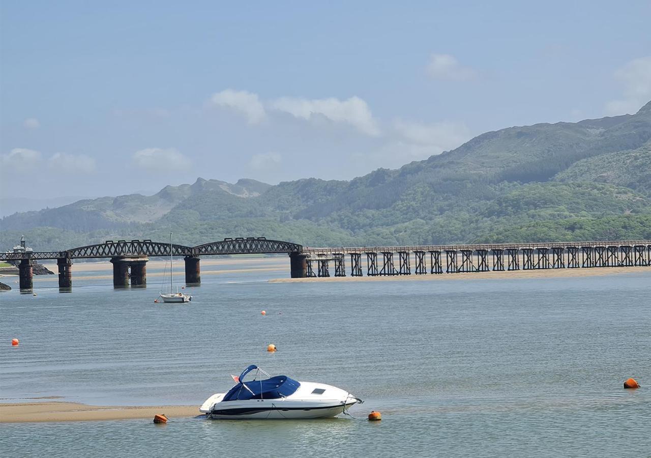Luxury 4 Bedroom Seaside Apartment - Glan Y Werydd House Barmouth Buitenkant foto